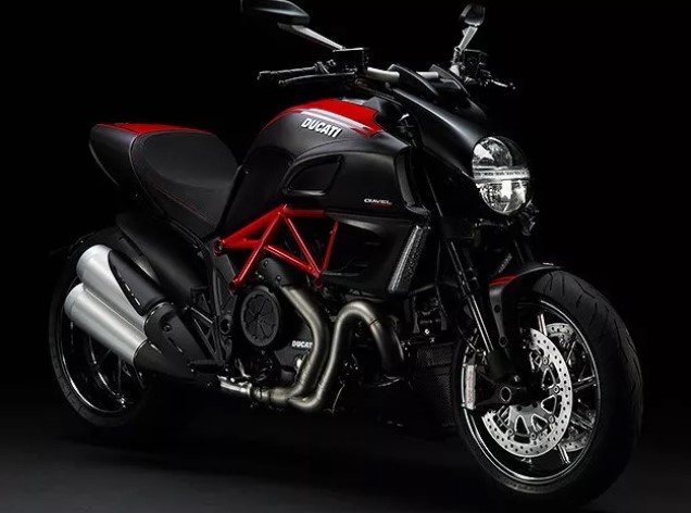Фото DUCATI DIAVEL CARBON