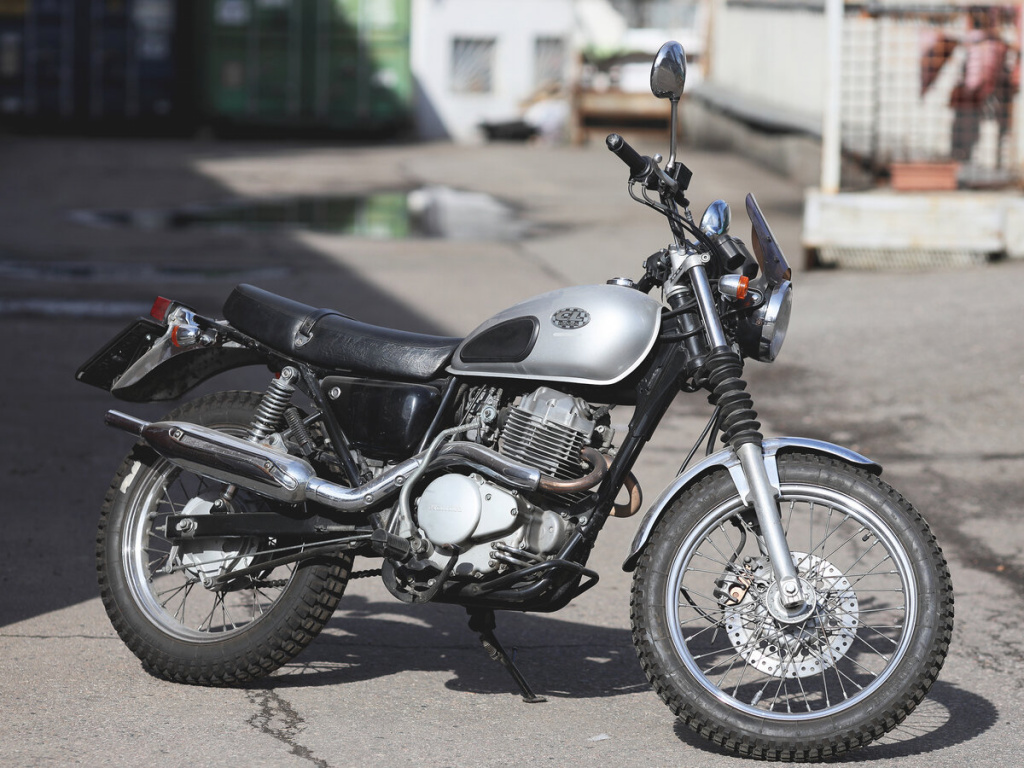 ретро мотоцикл Honda CL400