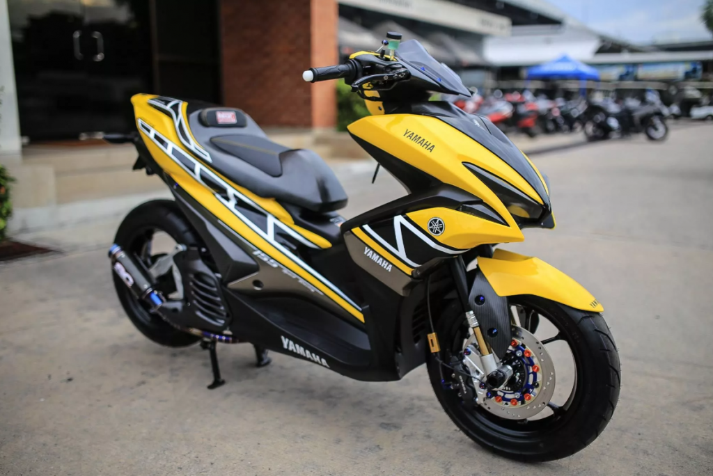 скутер Yamaha